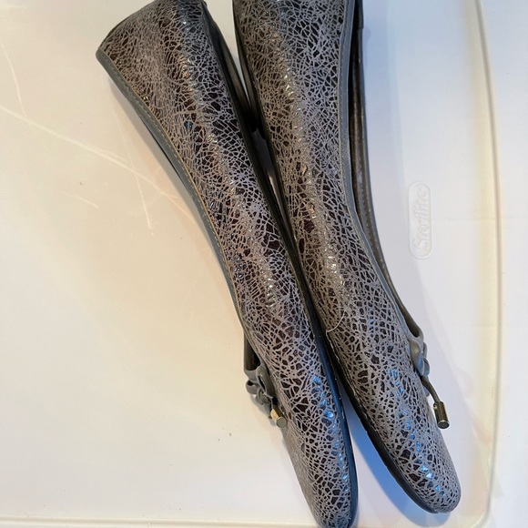 Van Eli flats.  Size 7.  Rubber soles. - Picture 4 of 5